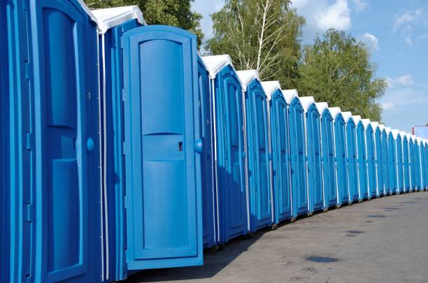 Porta potty delivery and setup in Lathrop, MO
